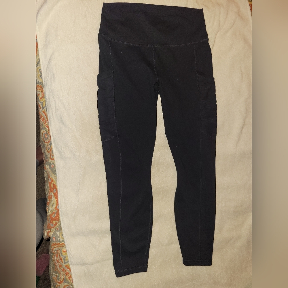 Fabletic Capri - Black Leggings
